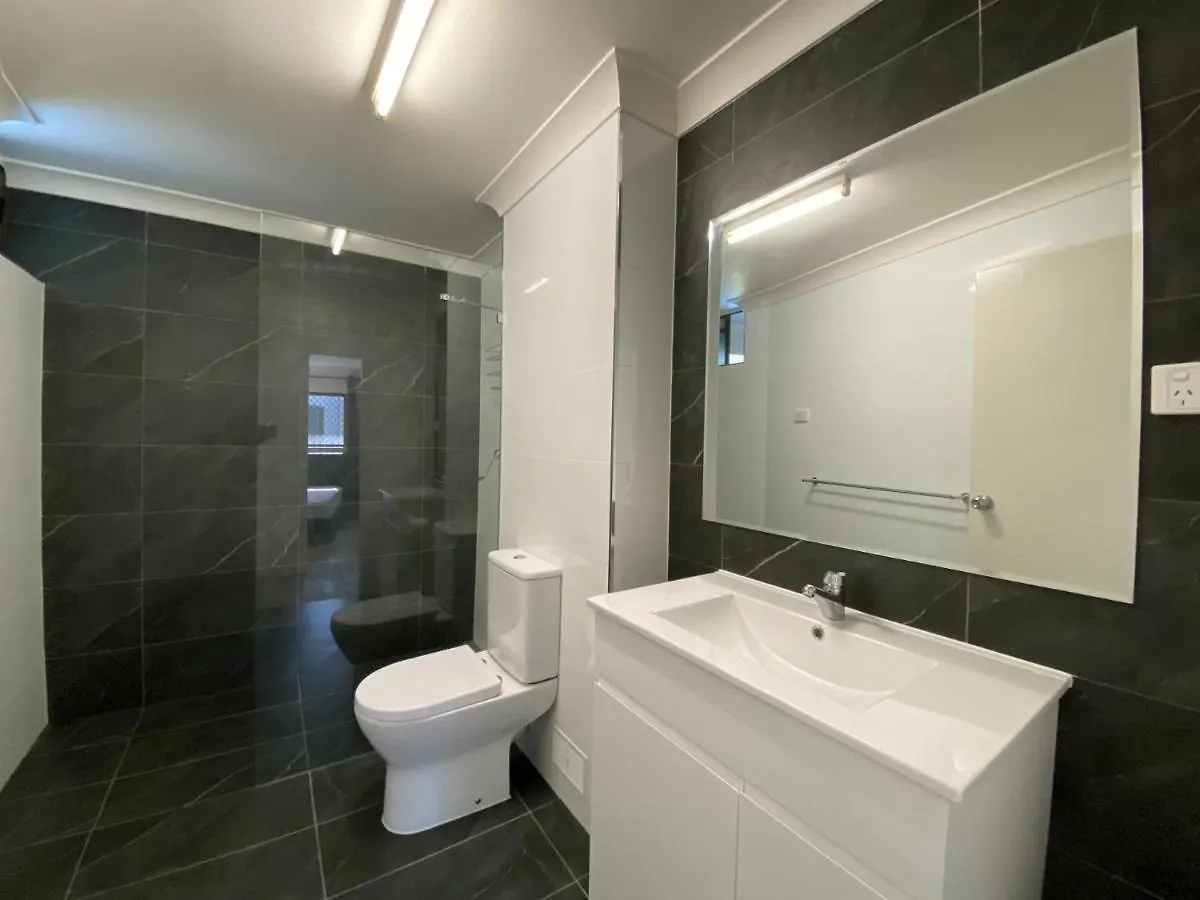Budget-Savvy Travellers, Residential Style Two-Bedroom Apartment, Self Check-In Кэрнс